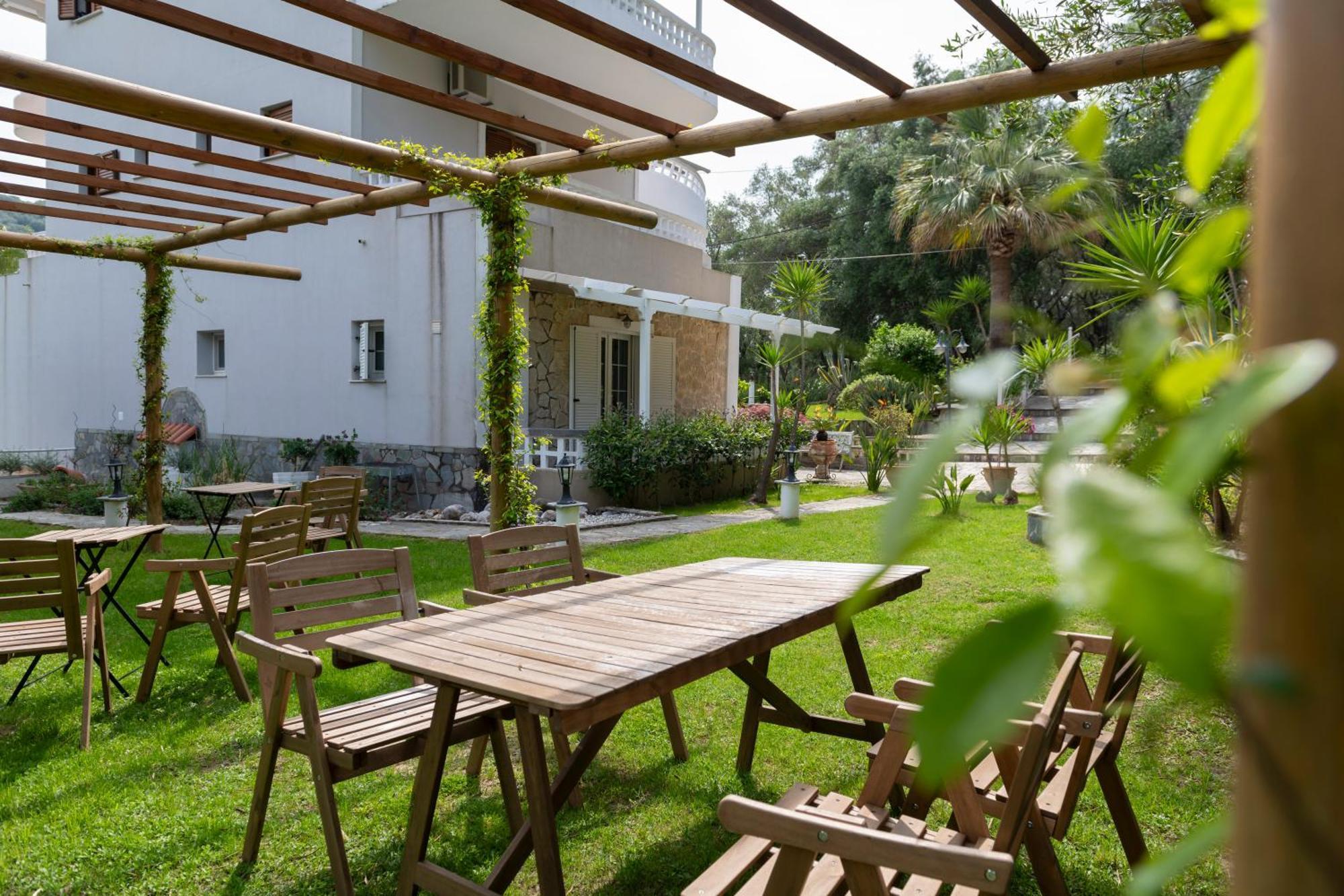 Golden Sun Aparthotel Parga Exterior foto